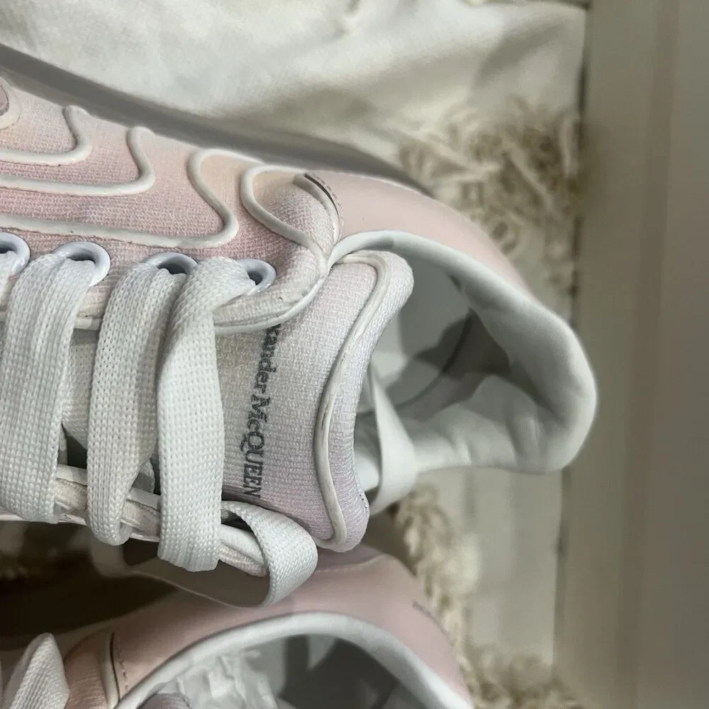 Alexander McQueen Oversized Women’s Sneakers Waves Knit Pink Ombré 38 NEW